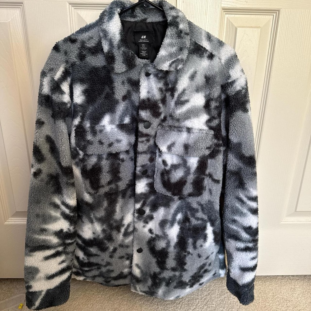 H&M Men's Black and White Fleece Jacket